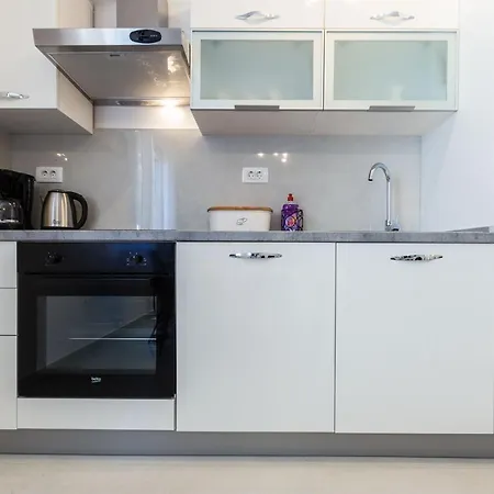 Petra Modern With Free Parking And Bbq *