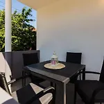 Апартаменти Petra Modern With Free Parking And Bbq