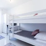 Апартаменти Petra Modern With Free Parking And Bbq *