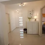 Апартаменти Petra Modern With Free Parking And Bbq Задар