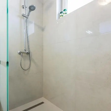 Petra Modern With Free Parking And Bbq Zadar