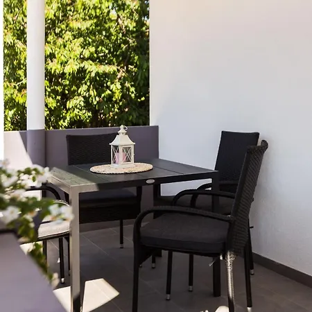 Petra Modern With Free Parking And Bbq