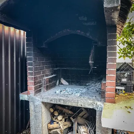 Petra Modern With Free Parking And Bbq