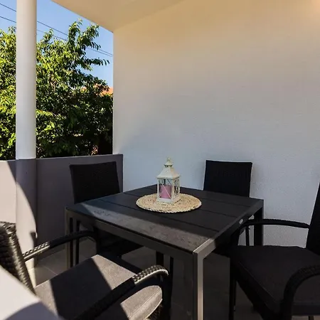Daire Petra Modern With Free Parking And Bbq