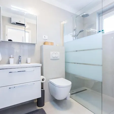 Petra Modern With Free Parking And Bbq Zadar