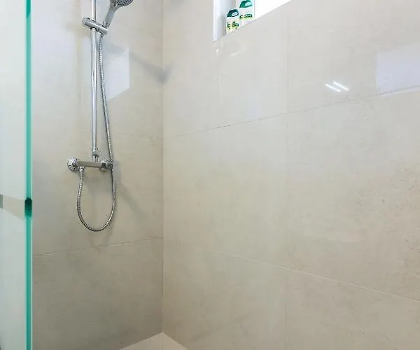 Petra Modern With Free Parking And Bbq Ζαντάρ