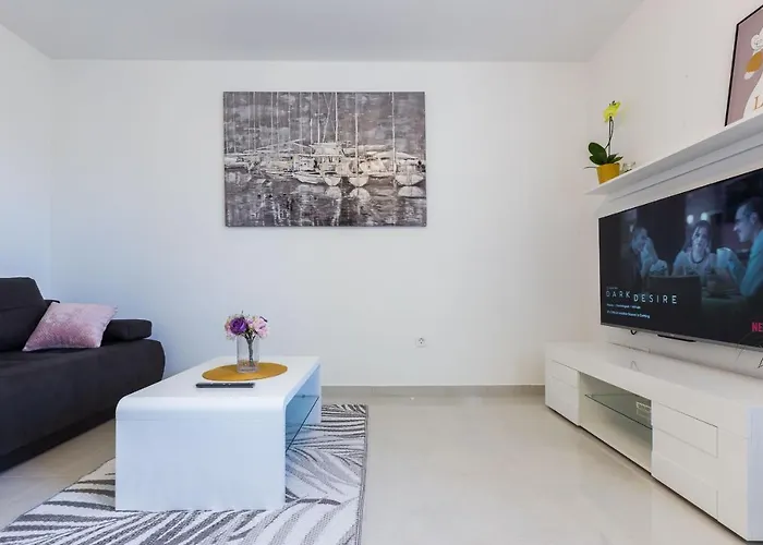 Διαμέρισμα Petra Modern With Free Parking And Bbq