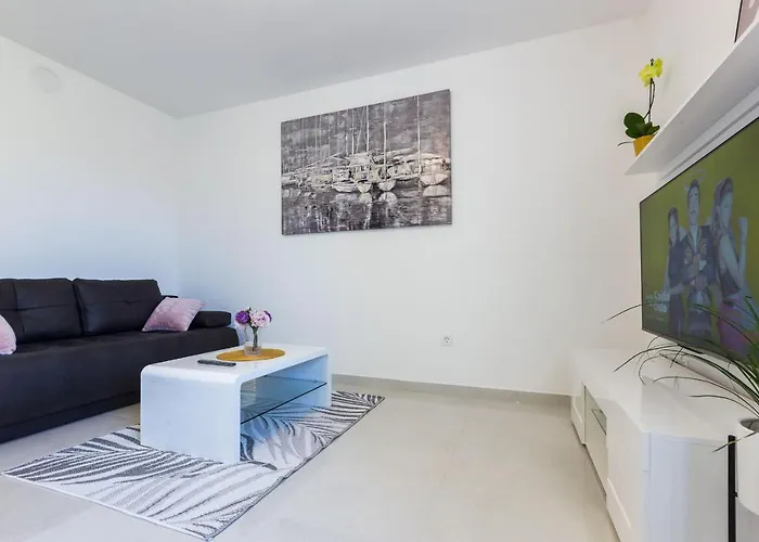 Petra Modern With Free Parking And Bbq Ζαντάρ